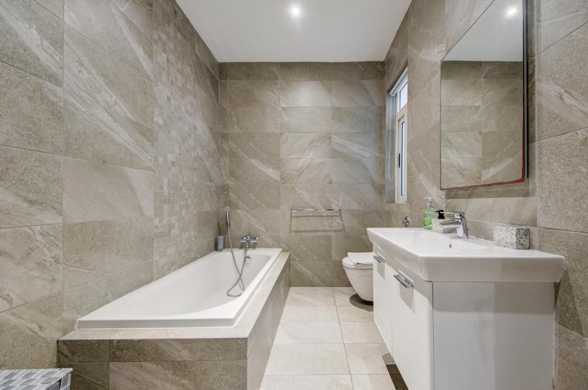 Top Floor Apt With Common Pool Close To All Amenities St. Paul's Bay Bagian luar foto