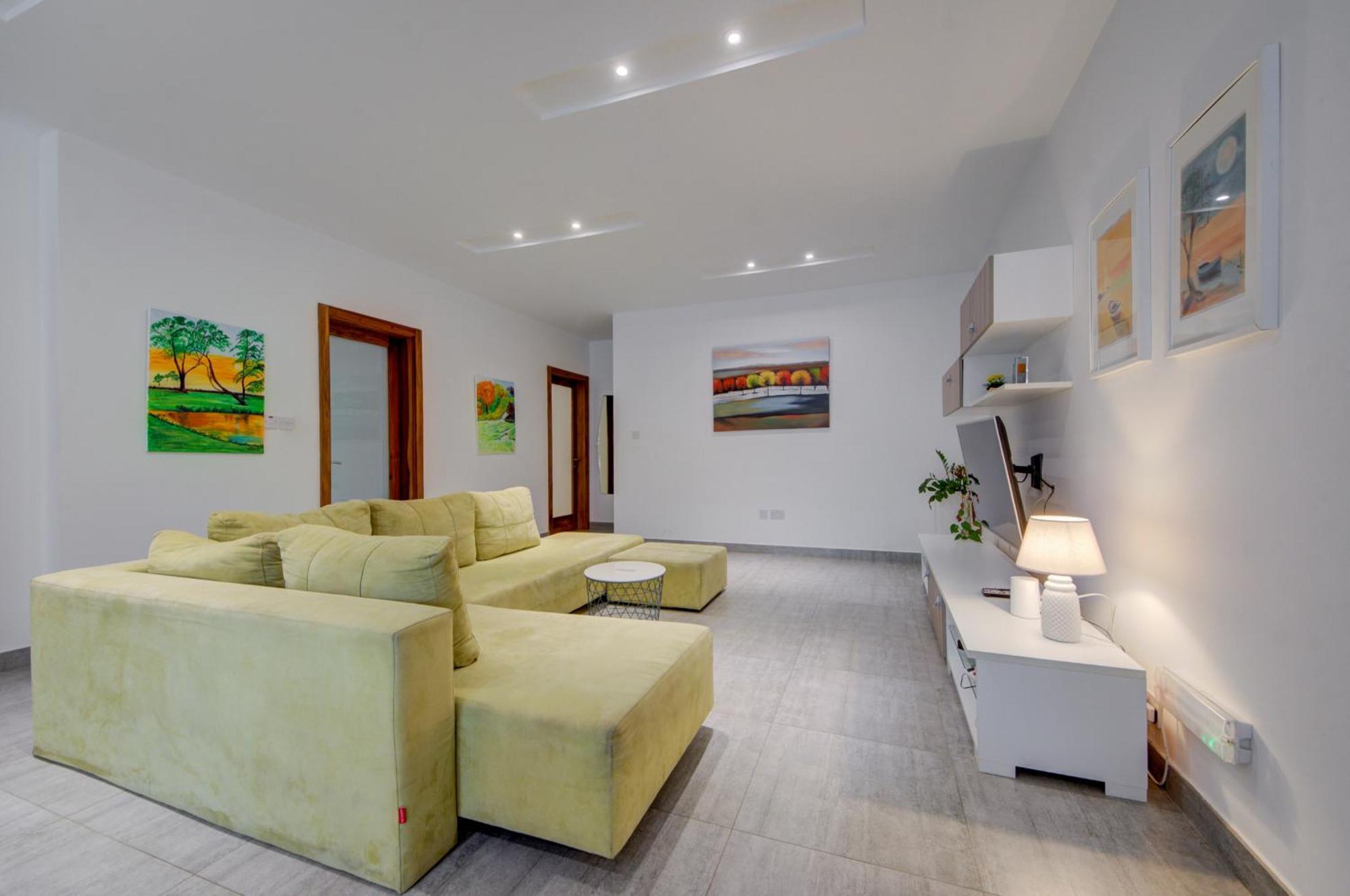 Top Floor Apt With Common Pool Close To All Amenities St. Paul's Bay Bagian luar foto