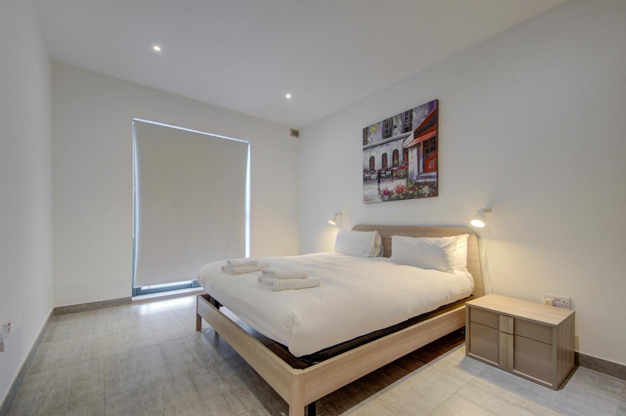 Top Floor Apt With Common Pool Close To All Amenities St. Paul's Bay Bagian luar foto