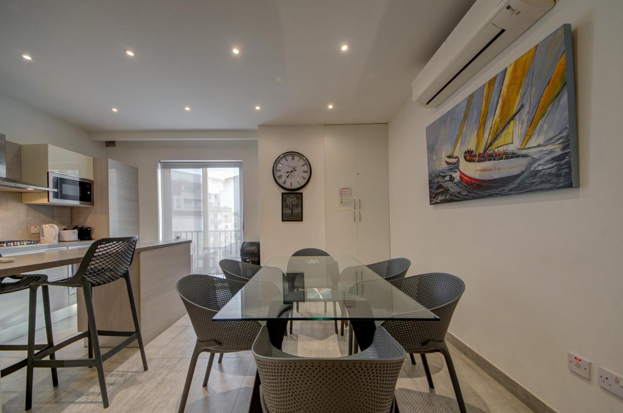 Top Floor Apt With Common Pool Close To All Amenities St. Paul's Bay Bagian luar foto